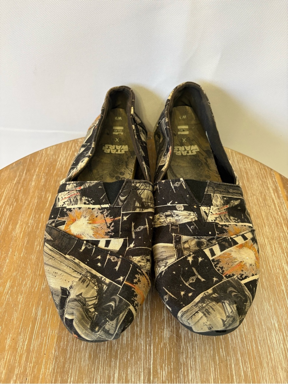 Star Wars Women’s Slip-On Canvas Shoes in Black, Beige & Orange Accent - Picture 1 of 7